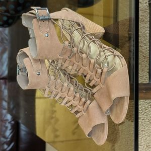 Vince Camuto Sandals sz 7.5